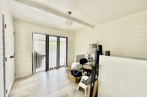 Photo of property in 1/50 Sale Street, Cockle Bay, Auckland, 2014