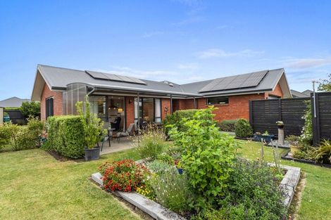 Photo of property in 16 Chestnut Place, Rangiora, 7400
