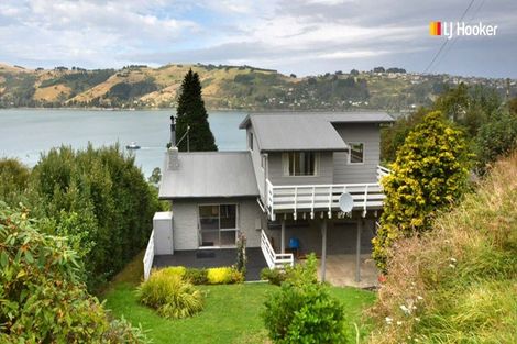 Photo of property in 16 Junction Road, Ravensbourne, Dunedin, 9022