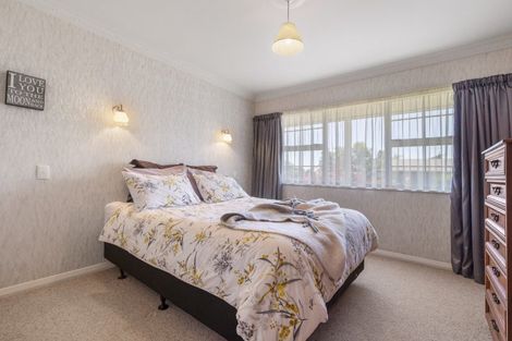 Photo of property in 2 Webb Avenue, Levin, 5510