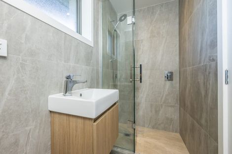 Photo of property in 1/94 Target Road, Totara Vale, Auckland, 0629