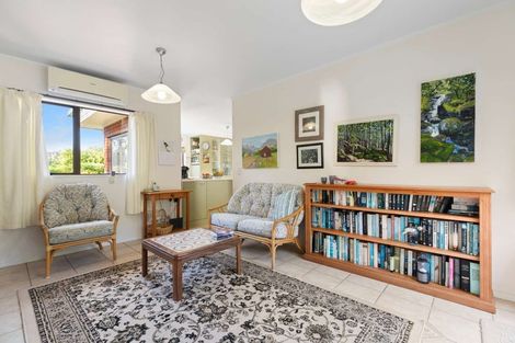 Photo of property in 4 Cemetery Road, Waiuku, 2123