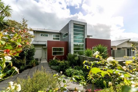 Photo of property in 374 Devon Street West, Lynmouth, New Plymouth, 4310