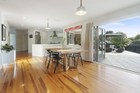 Photo of property in 38 Graham Avenue, Te Atatu Peninsula, Auckland, 0610