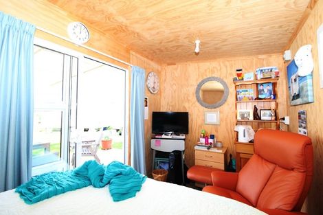 Photo of property in 121 Ngaio Drive, Matarangi, Whitianga, 3592