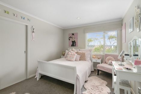 Photo of property in 1 Kingsgate Place, Dannemora, Auckland, 2016