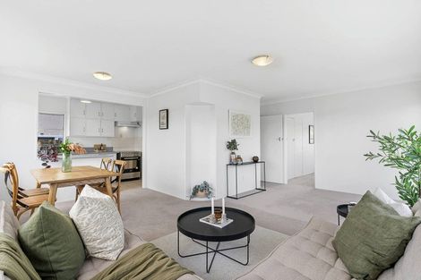 Photo of property in 1/48a Mellons Bay Road, Mellons Bay, Auckland, 2014