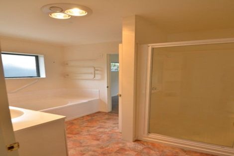 Photo of property in 20a Armagh Road, Blockhouse Bay, Auckland, 0600