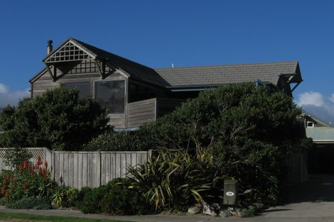 Photo of property in 108a Field Way, Waikanae Beach, Waikanae, 5036
