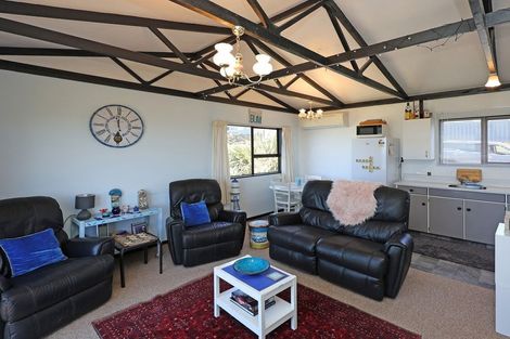 Photo of property in 32 Harbour Terrace, Kakanui, Oamaru, 9495