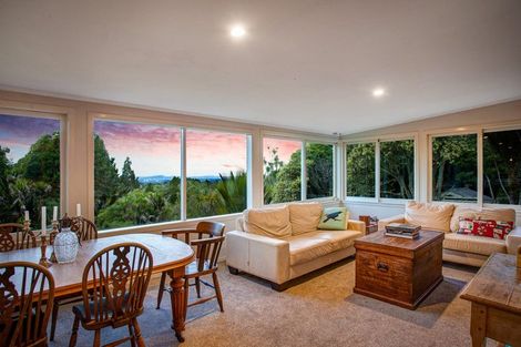 Photo of property in 867 West Coast Road, Oratia, Auckland, 0604