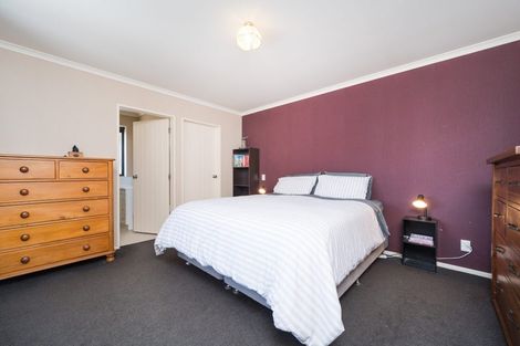 Photo of property in 23 Geneva Terrace, Kelvin Grove, Palmerston North, 4414