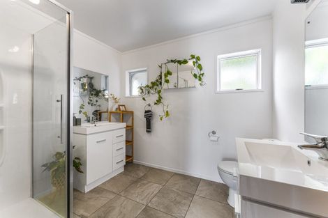 Photo of property in 2 Newberry Place, Richmond Heights, Taupo, 3330