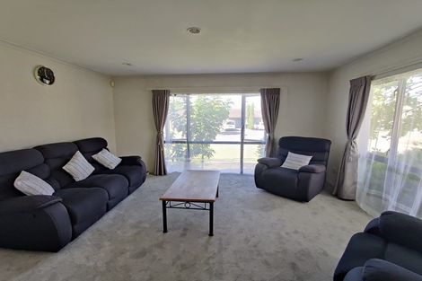 Photo of property in 1 Gortin Close, East Tamaki, Auckland, 2013