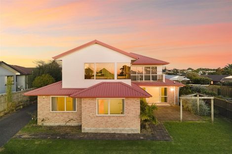 Photo of property in 21 Sheralee Place, Bucklands Beach, Auckland, 2014