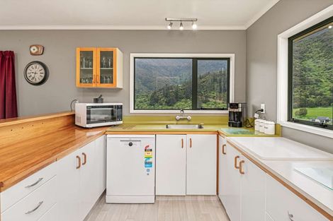 Photo of property in 3 Soucis Lane, Okiwi Bay, French Pass, 7193