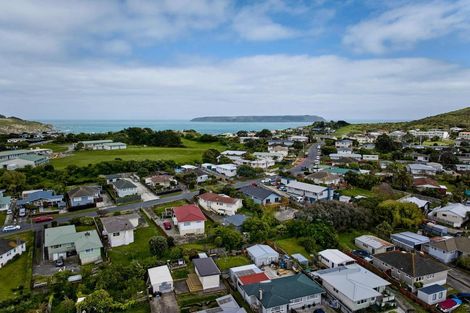 Photo of property in 118 Dimock Street, Titahi Bay, Porirua, 5022