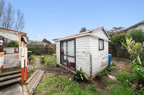 Photo of property in 15 Kambalda Street, Mangere Bridge, Auckland, 2022