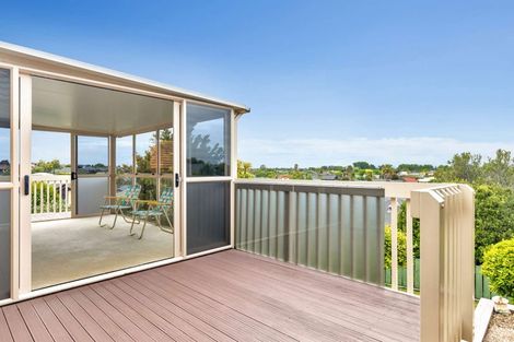 Photo of property in 82 Rototuna Road, Rototuna, Hamilton, 3210