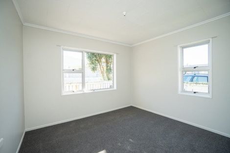 Photo of property in 3 Seddon Street, Takaro, Palmerston North, 4412
