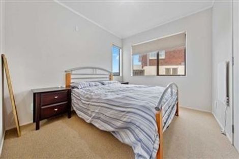 Photo of property in 5 Miramar Place, Pakuranga, Auckland, 2010