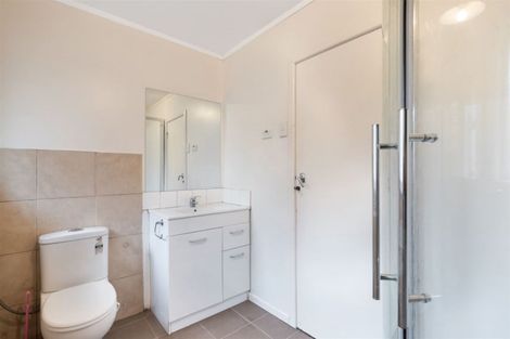 Photo of property in 2 Marne Road, Papakura, 2110