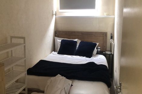 Photo of property in 21 Battle Place, Glenfield, Auckland, 0629