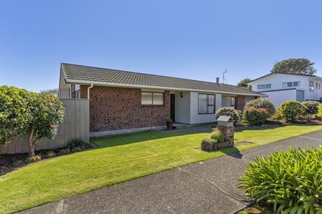 Photo of property in 20 Fairfax Terrace, Frankleigh Park, New Plymouth, 4310