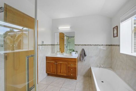 Photo of property in 13 Oldham Place, Darfield, 7510