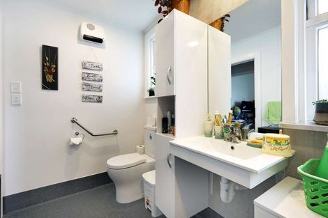 Photo of property in 20 Suffolk Street, Patea, 4520