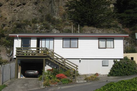 Photo of property in 134 Mccormacks Bay Road, Redcliffs, Christchurch, 8081