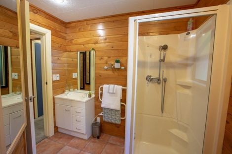 Photo of property in 32 Maui Pomare Road, Nikau Valley, Paraparaumu, 5032