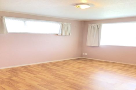 Photo of property in 14 Gwenand Place, Botany Downs, Auckland, 2010