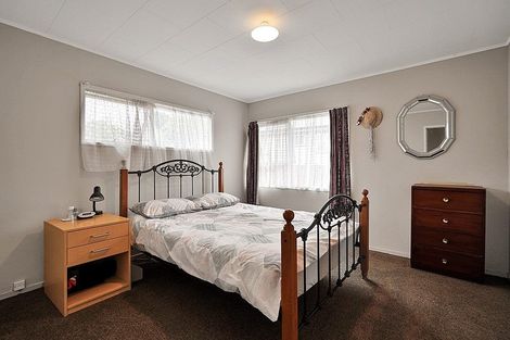 Photo of property in 1/20 Mile Place, Henderson, Auckland, 0612