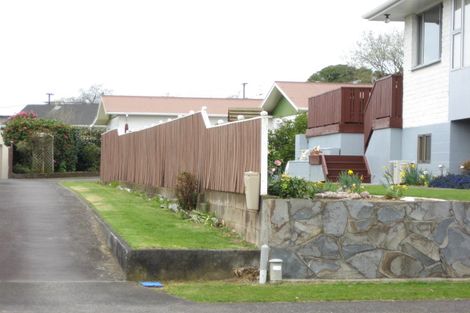 Photo of property in 45b Nevada Drive, Merrilands, New Plymouth, 4312