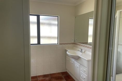 Photo of property in 2 Byblos Place, The Gardens, Auckland, 2105