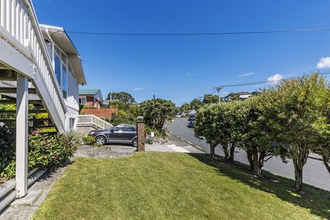 Photo of property in 3 Tirowhanga Road, Paremata, Porirua, 5024