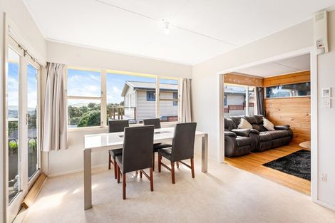 Photo of property in 10 Tirowhanga Road, Paremata, Porirua, 5024