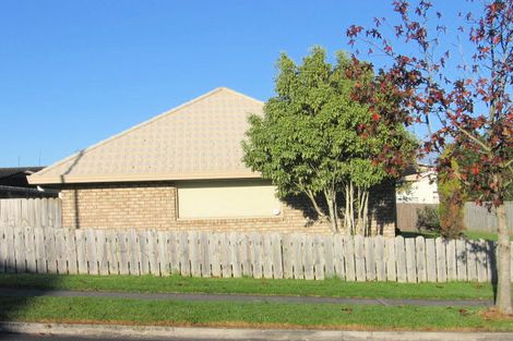 Photo of property in 75 De Havilland Drive, Goodwood Heights, Auckland, 2105