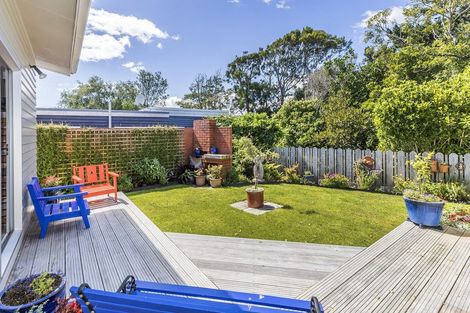 Photo of property in 3 Tirowhanga Road, Paremata, Porirua, 5024