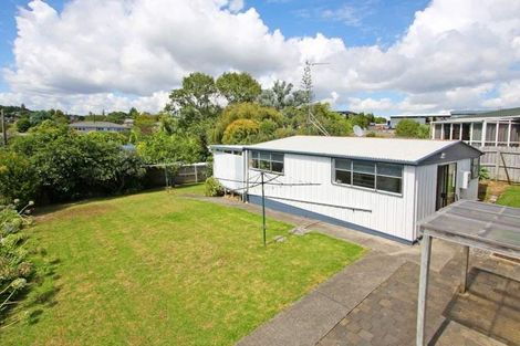 Photo of property in 9 Trelawn Place, Cockle Bay, Auckland, 2014