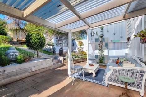 Photo of property in 11 Gow Street, Helensville, 0800