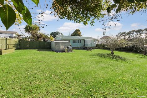 Photo of property in 12 Granville Drive, Massey, Auckland, 0614
