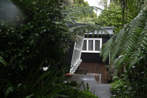 Photo of property in 18 Waima Crescent, Titirangi, Auckland, 0604