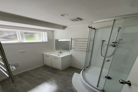 Photo of property in 68 Gladstone Road, Northcote, Auckland, 0627