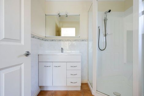 Photo of property in 52 Neeve Road, Taradale, Napier, 4112