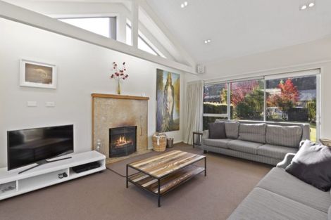 Photo of property in 18 Amber Close, Arthurs Point, Queenstown, 9371
