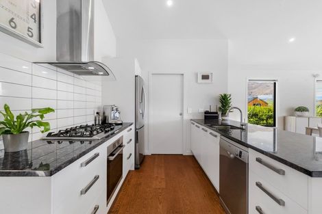 Photo of property in 62 Jacks Point Rise, Jacks Point, Queenstown, 9371