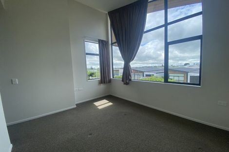 Photo of property in 71 Battalion Drive, Papakura, 2110