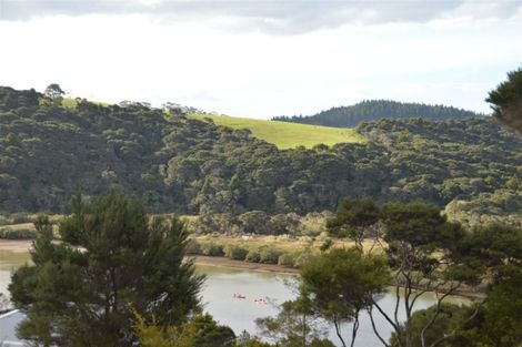 Photo of property in 14 Waterview Place, Haruru, 0204